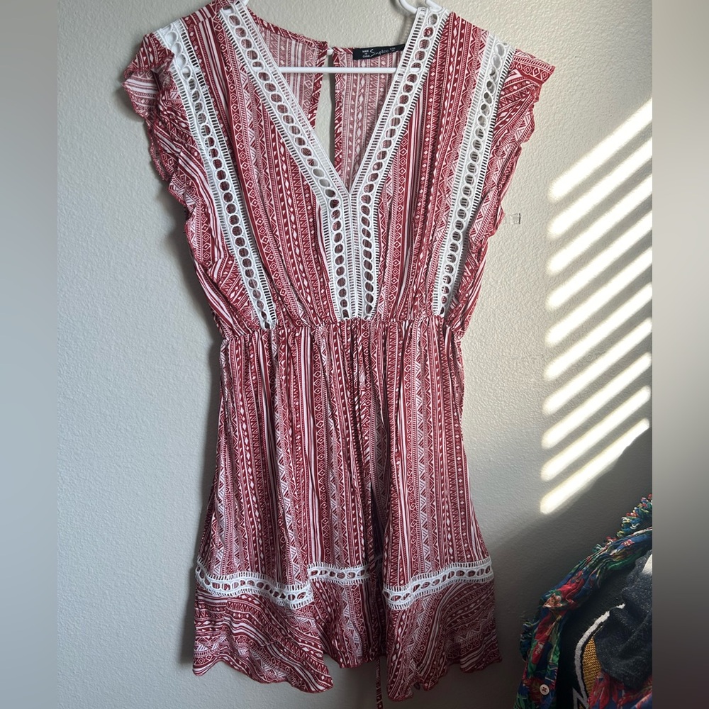Simplee mini dress size medium with lace